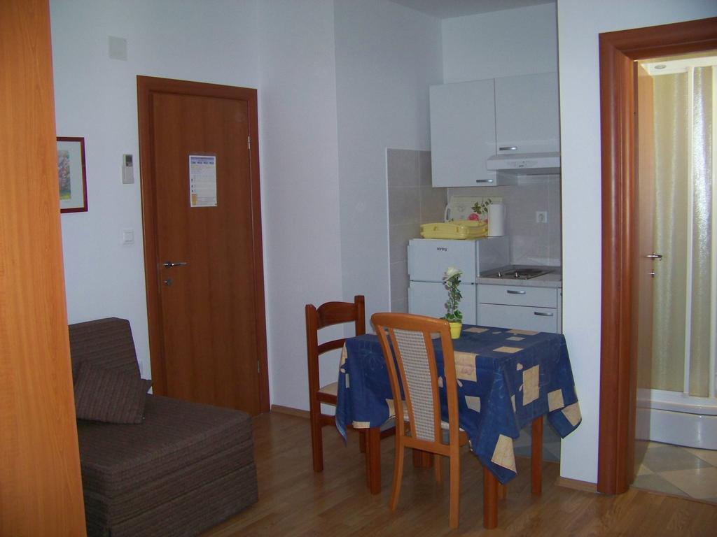 Apartments Bozikovic Podstrana Habitación foto