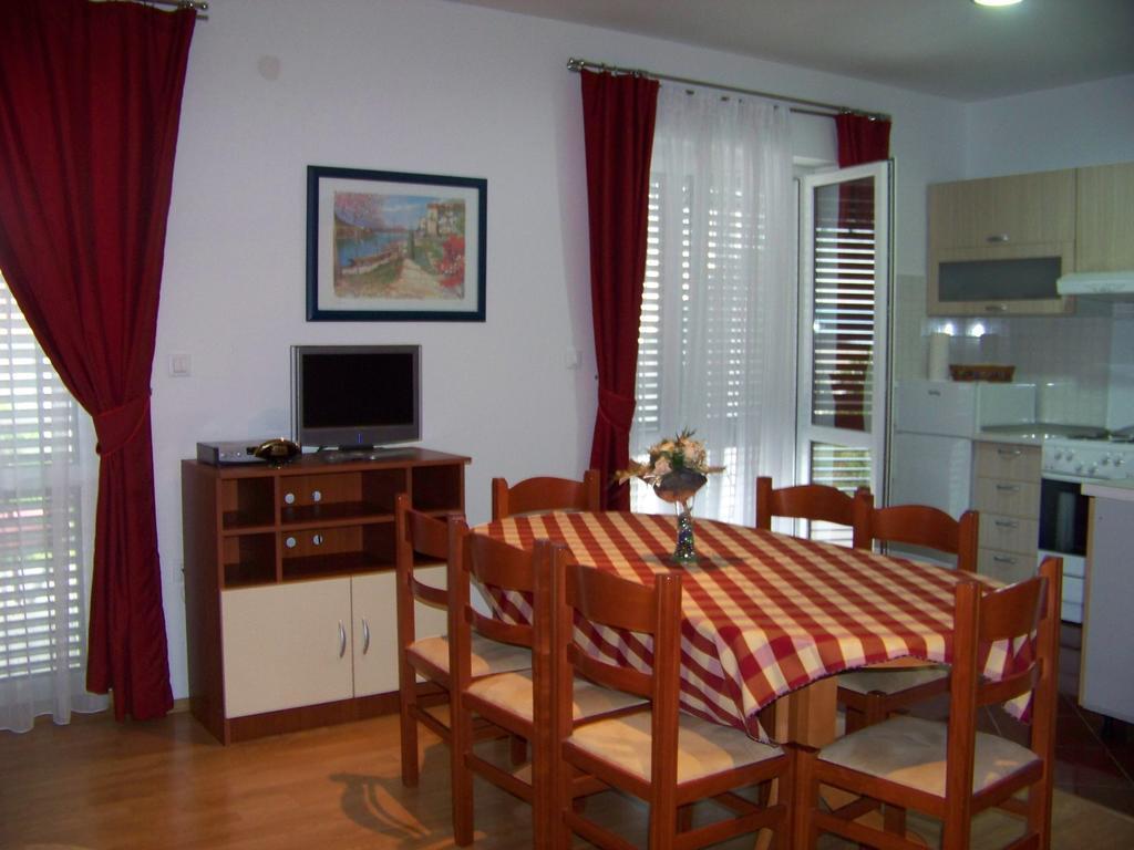 Apartments Bozikovic Podstrana Habitación foto