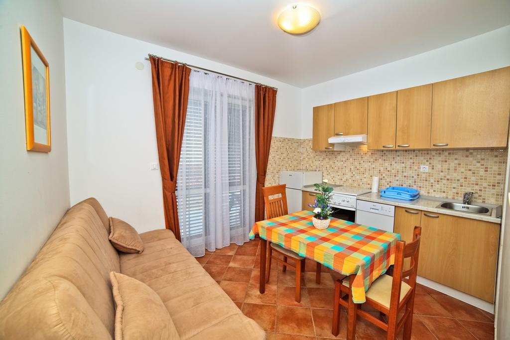 Apartments Bozikovic Podstrana Habitación foto