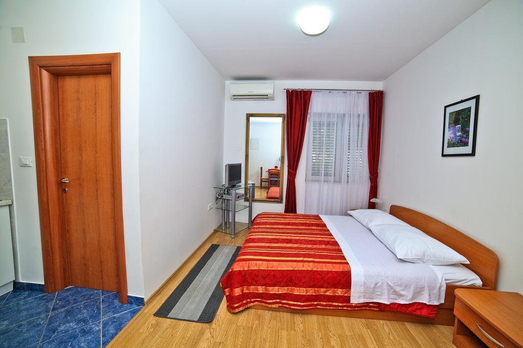 Apartments Bozikovic Podstrana Habitación foto