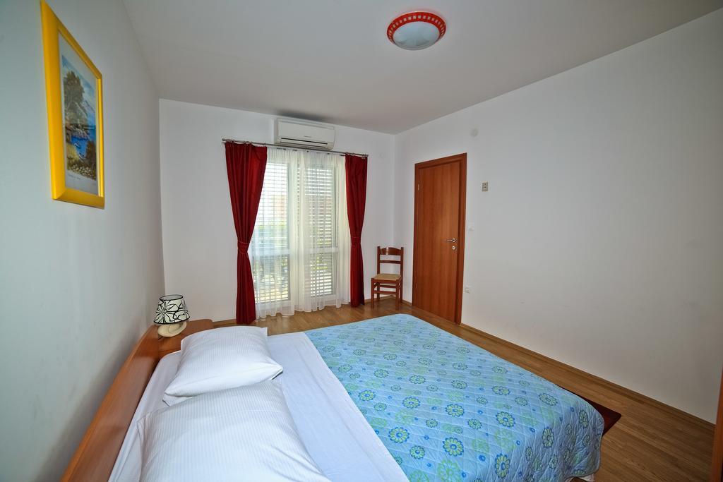 Apartments Bozikovic Podstrana Habitación foto