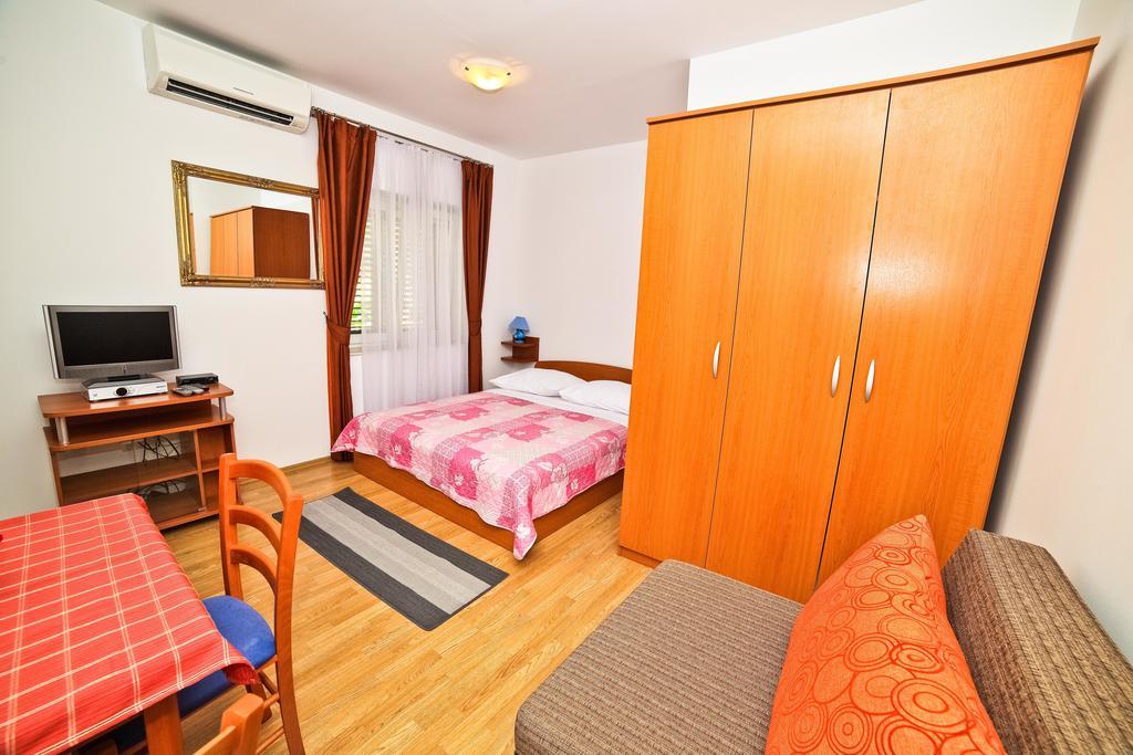 Apartments Bozikovic Podstrana Habitación foto