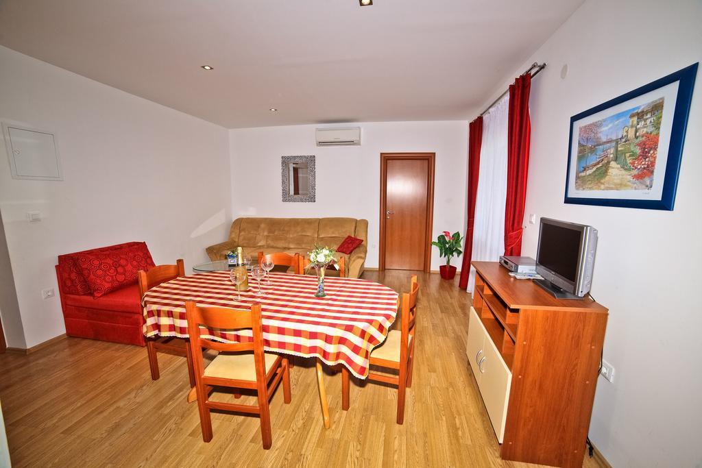 Apartments Bozikovic Podstrana Exterior foto